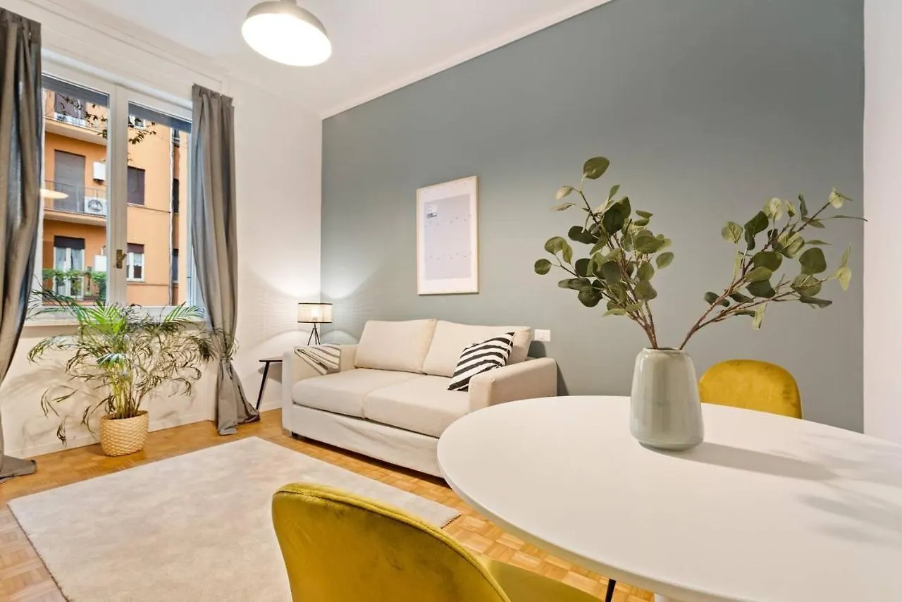 Gorgeous Flat In The Design District contacts